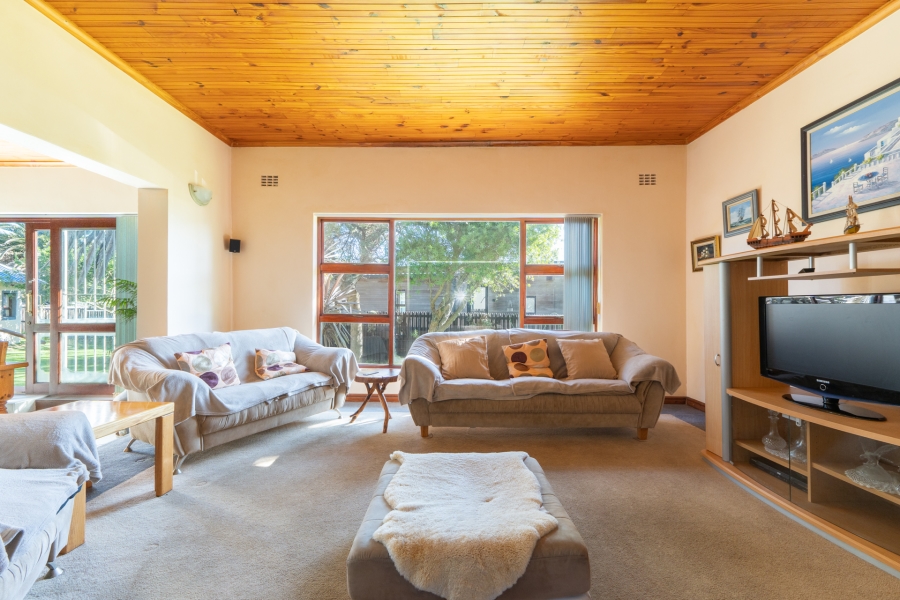 4 Bedroom Property for Sale in Pringle Bay Western Cape